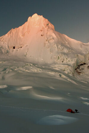 Cimbing Mt. Tocllaraju 6,100m